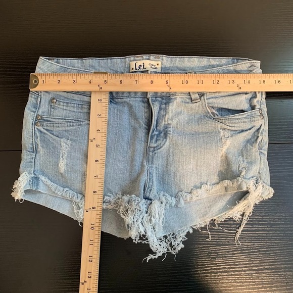 Vintage Y2K L.E.I. Distressed Denim Shorts Ashley Trouble Embroidered Size 11 - Picture 9 of 10